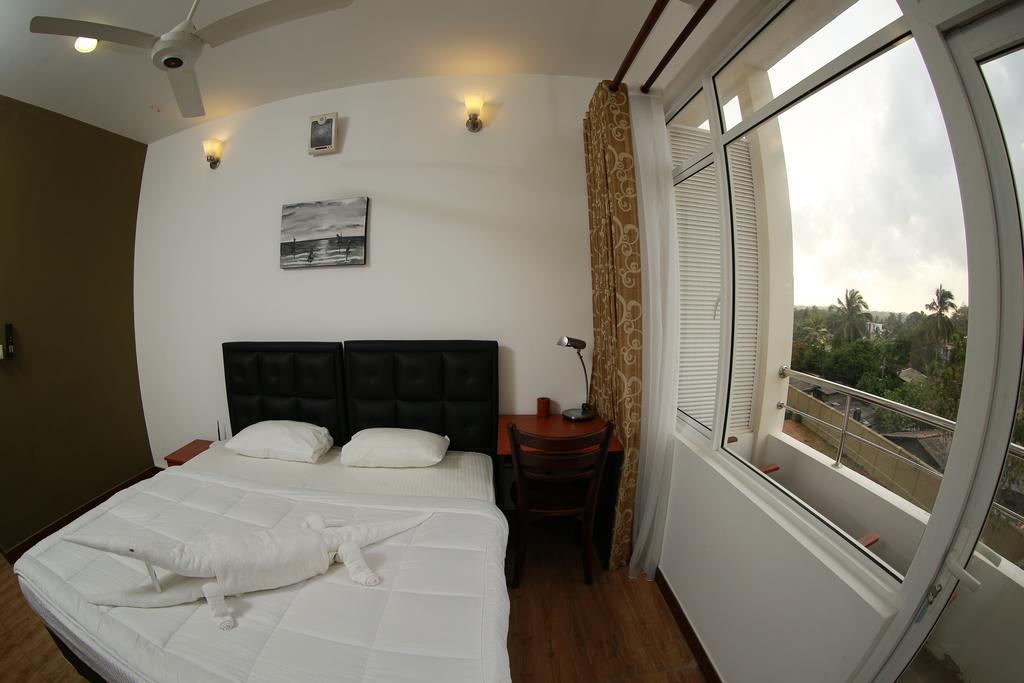 Kdu Hotel Boralesgamuwa Extérieur photo