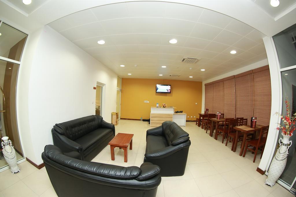 Kdu Hotel Boralesgamuwa Extérieur photo