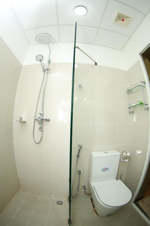 Kdu Hotel Boralesgamuwa Extérieur photo