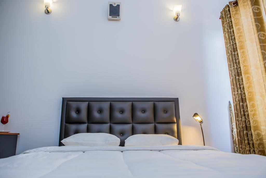 Kdu Hotel Boralesgamuwa Extérieur photo