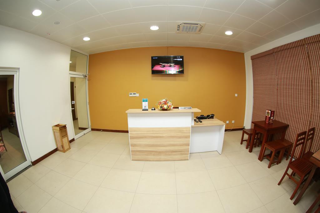 Kdu Hotel Boralesgamuwa Extérieur photo
