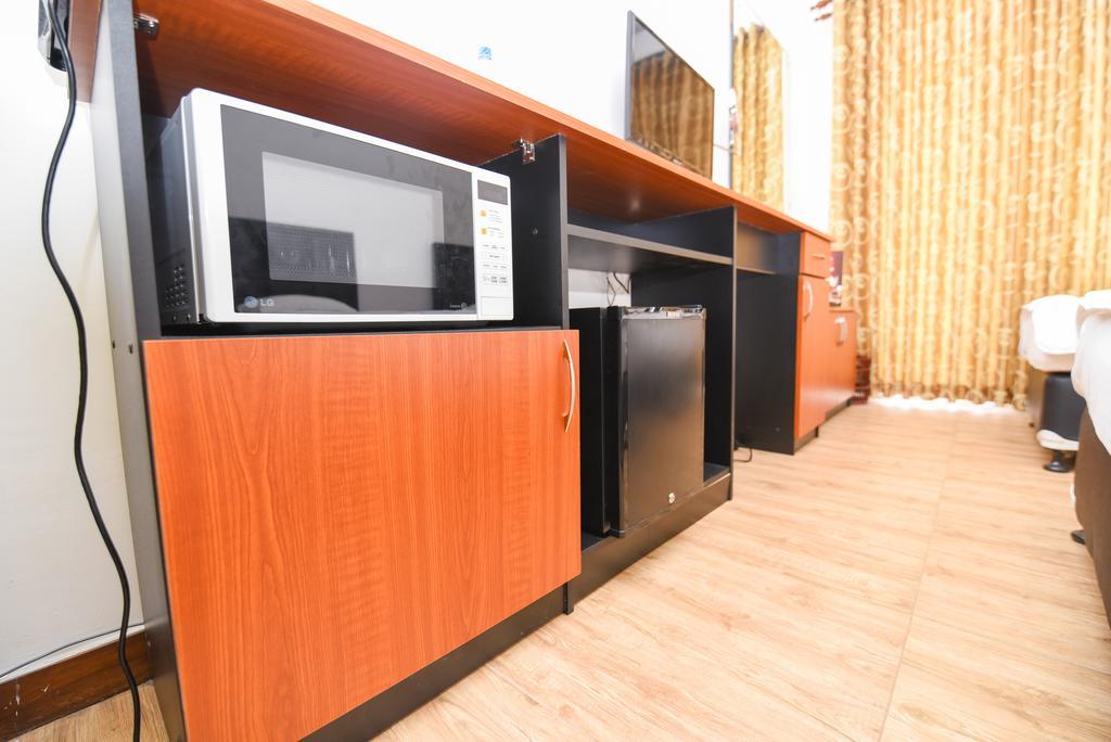 Kdu Hotel Boralesgamuwa Extérieur photo