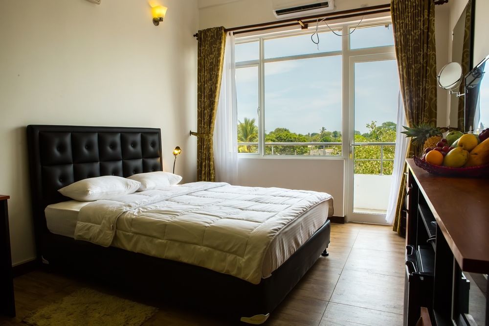 Kdu Hotel Boralesgamuwa Extérieur photo